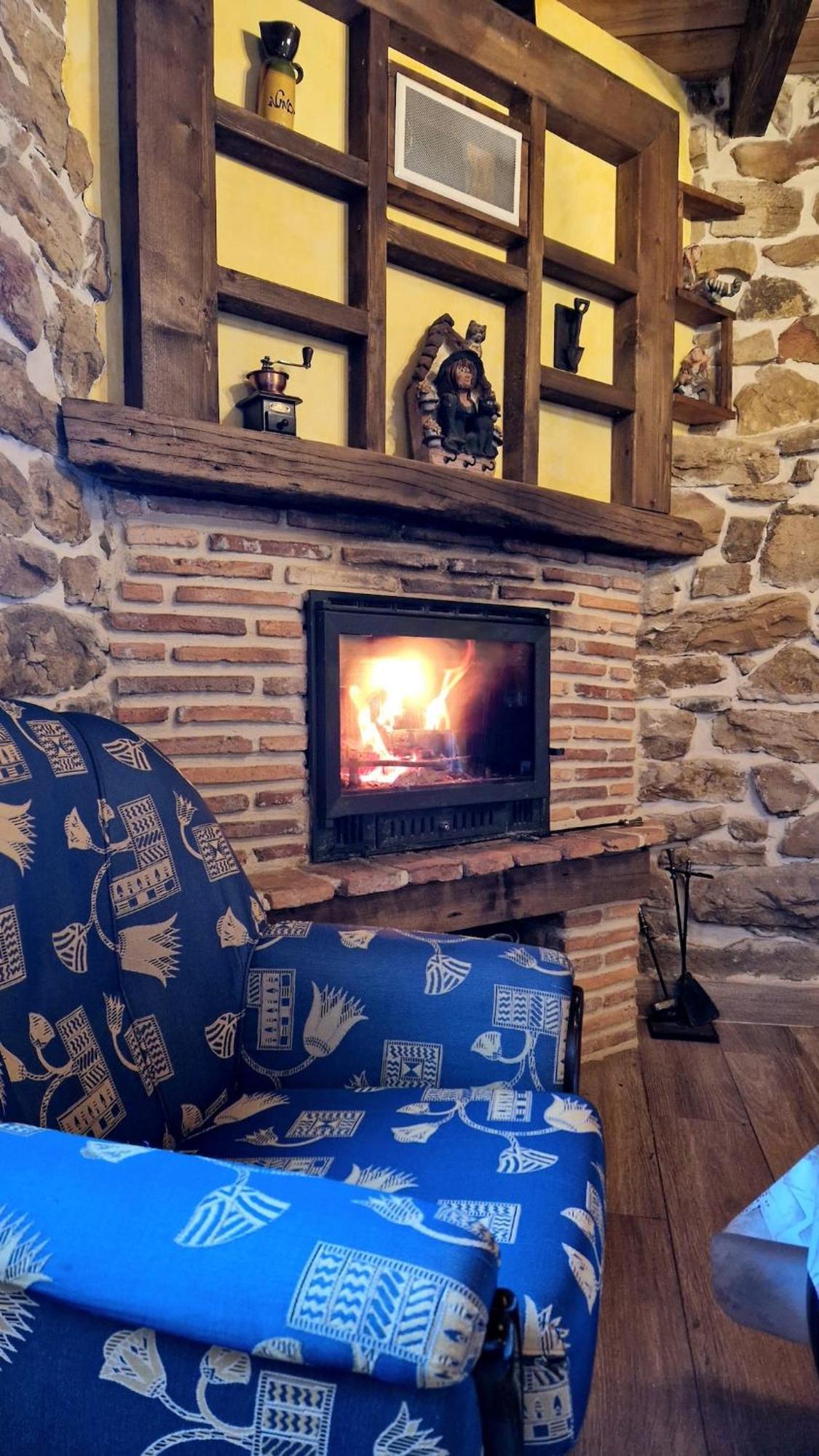 Casa De Pueblo Las Golondrinas De Luena San Miguel de Luena Экстерьер фото